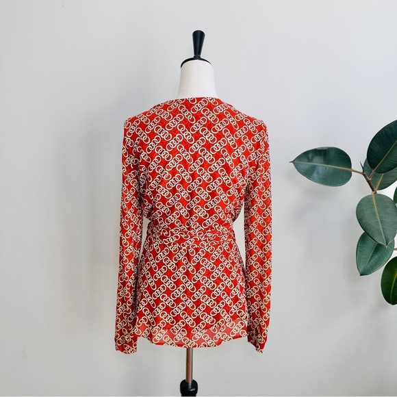 Cabi 3951 Ringleader Chain Print Wrap top - Picture 7 of 10